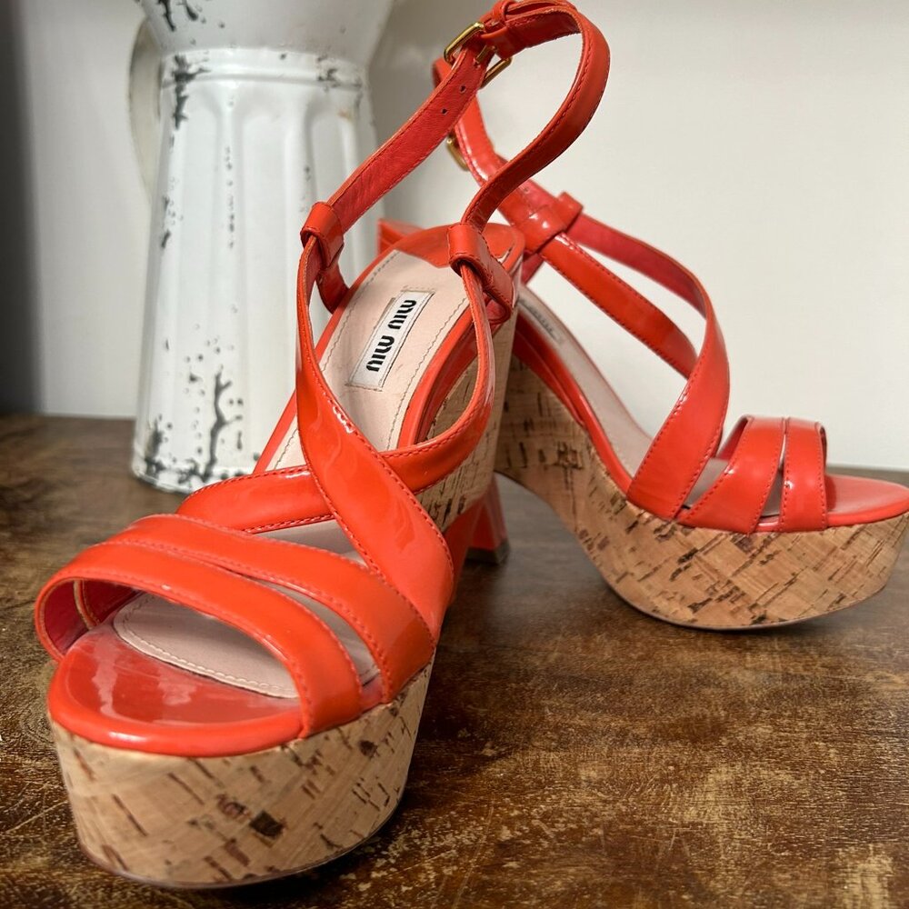 Miu Miu Orange Patent Leather Slingback Platform Sandals – Size 7.5